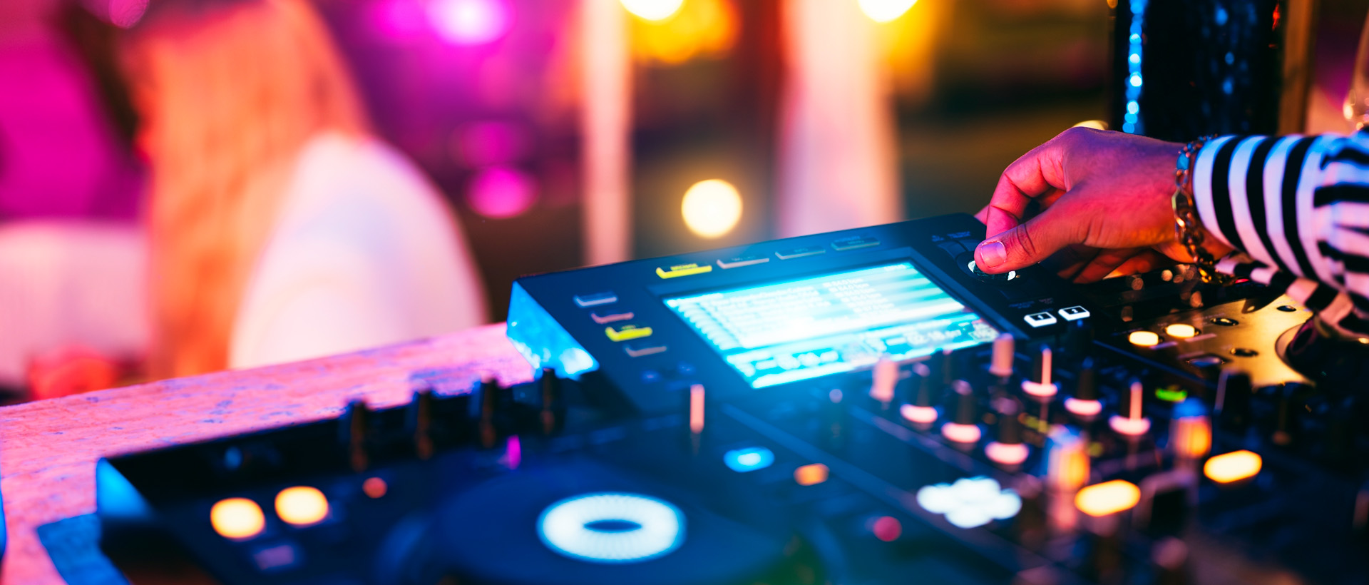 Mix & Beats: Tu plan favorito de viernes por la noche en Nuevo Nayarit