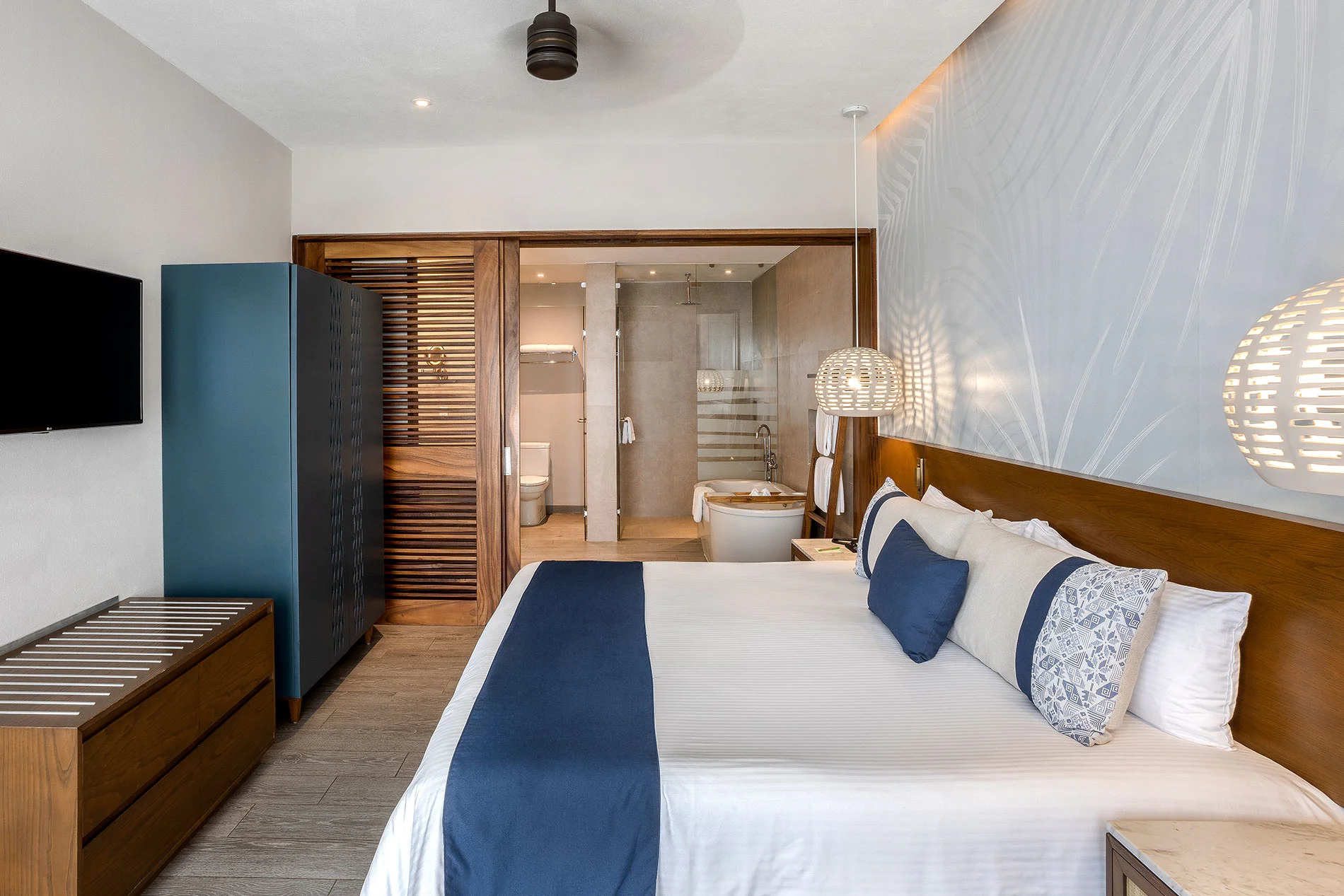 Two-Bedroom Lock-off Lush Suite Adults-Only – Garden View