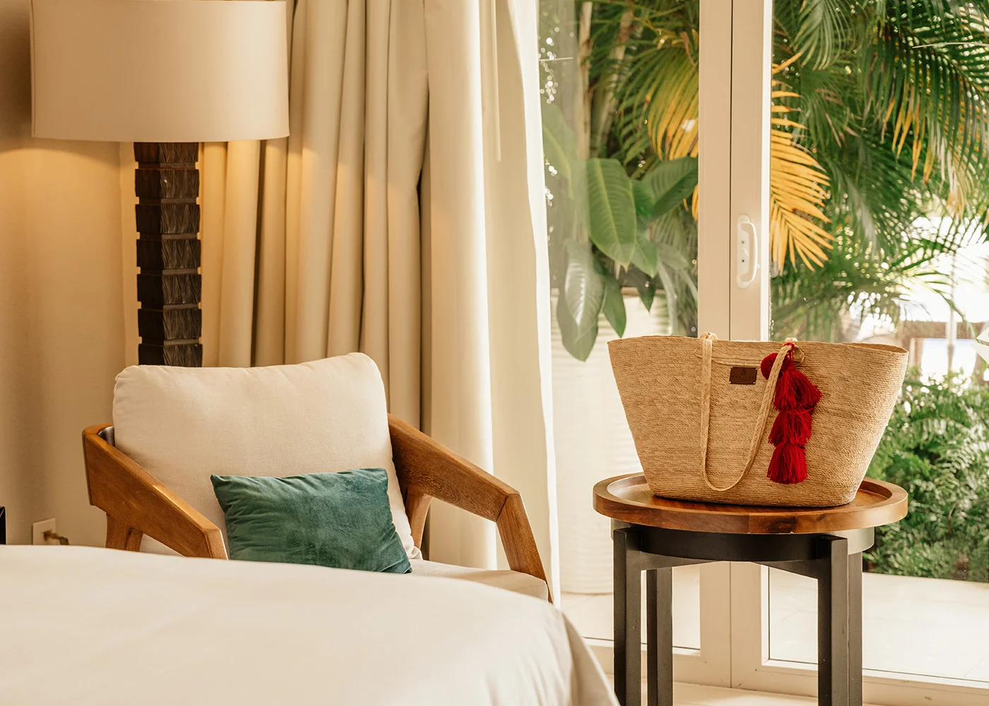 One-Bedroom Swim-Up Suite