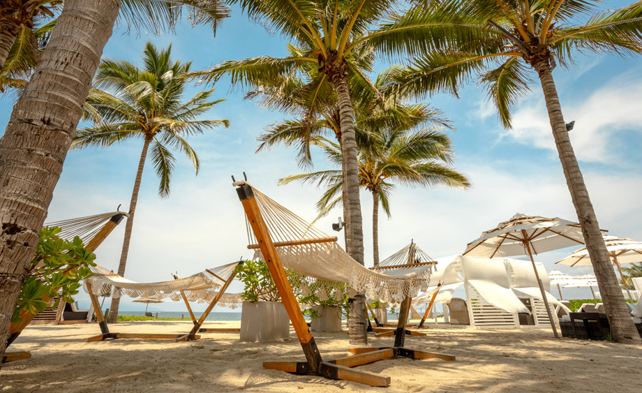 mozzamare-beach-club-brunch-playa-y-mas-en-nuevo-vallarta.jpg
