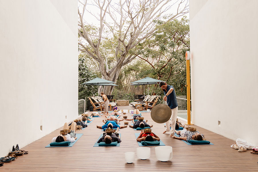 vacaciones-de-bienestar-en-mexico-armony-resort-sound-healing.jpg