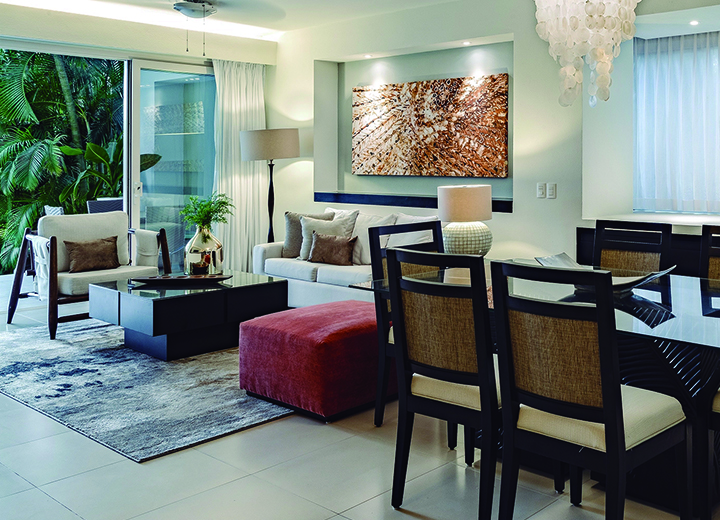 One-Bedroom Premier Swim-Up Suite
