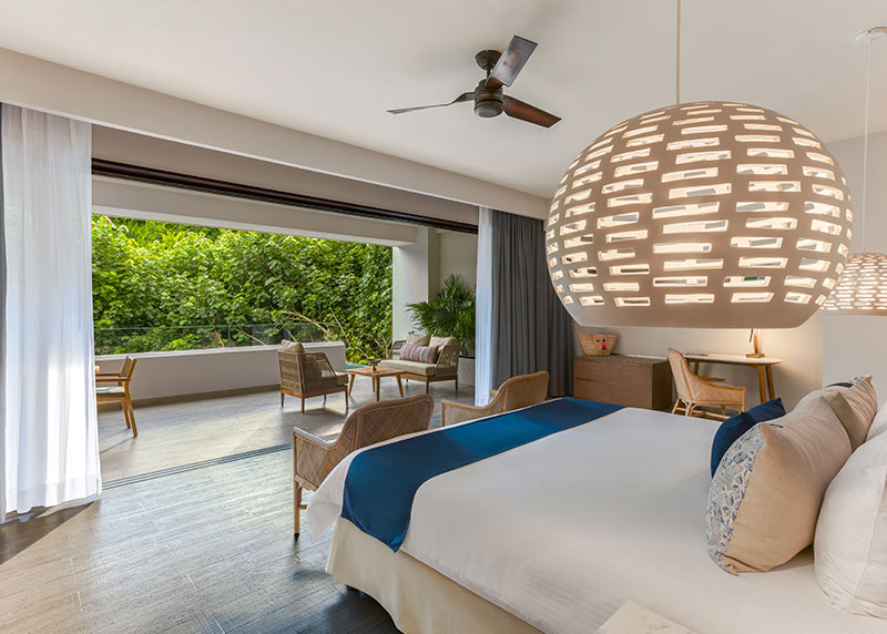 Allure Junior Suite Swim-Up - Jungle View